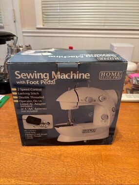 New Home Elite Pro Mini Sewing Machine Foot Pedal Portable Beginner AC / Battery